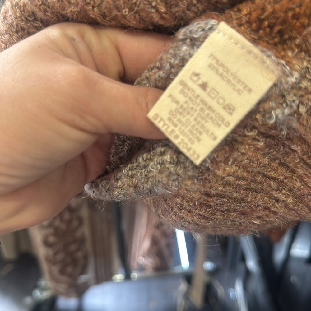 Colorblock Sweater - Picture 4 of 4